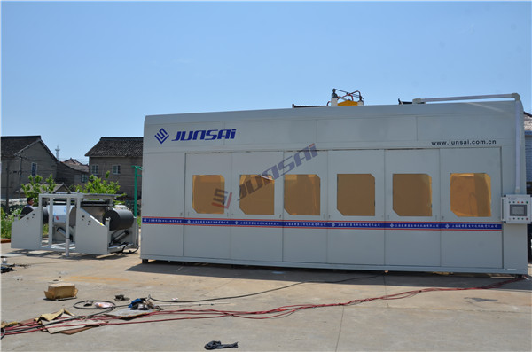 想看吸塑裁切一體機？來駿精賽雅式展！